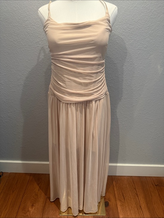 Abercrombie & Fitch Dresses & Skirts - Abercrombie Elegant Cream Spaghetti-Strap Maxi Dress- size Large Tall